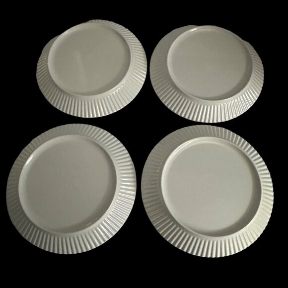 Rae Dunn set of 4 Melamine summertime Artisan Collection 10” fluted edge plates - Picture 2 of 9